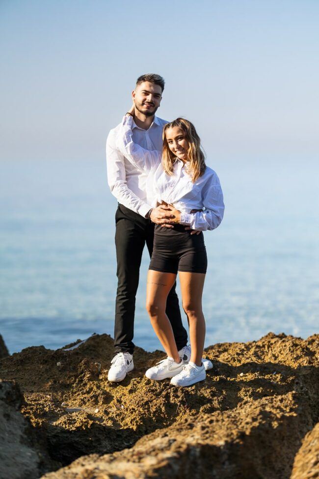 Photographe couple ambiance douce à Port-de-Bouc