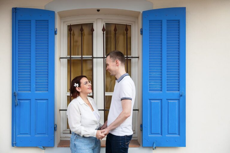 Photographe couple lumière naturelle à Istres