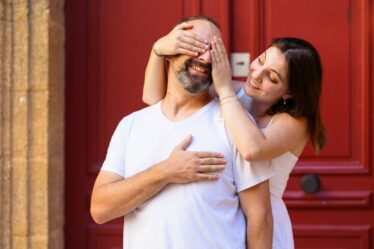Photographe couple plage romantique à Sausset