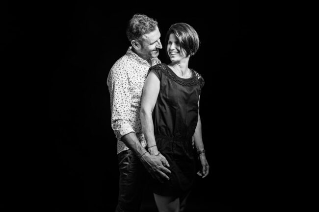 Séance couple moderne à Marseille