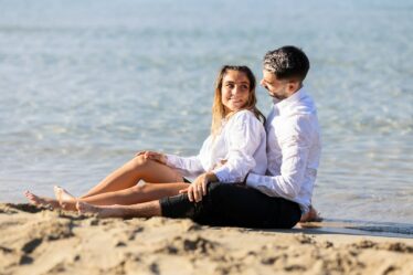 Shooting couple golden hour à Sausset-les-Pins