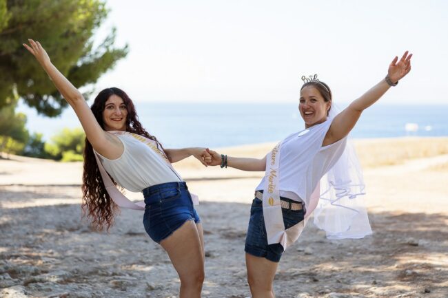 Photographe EVJF ambiance festive Martigues