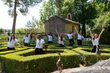 Photographe EVJF moments naturels Aix-en-Provence