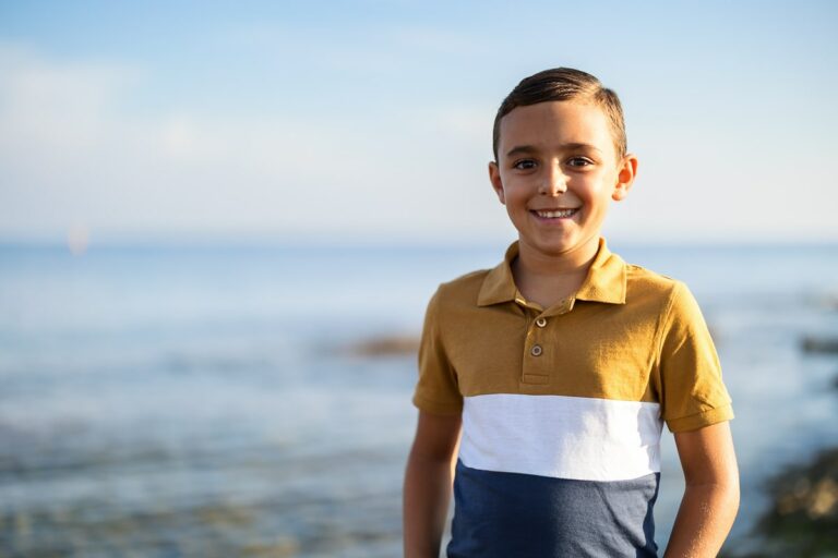 Photo enfants lumière dorée à Ensues-la-Redonne
