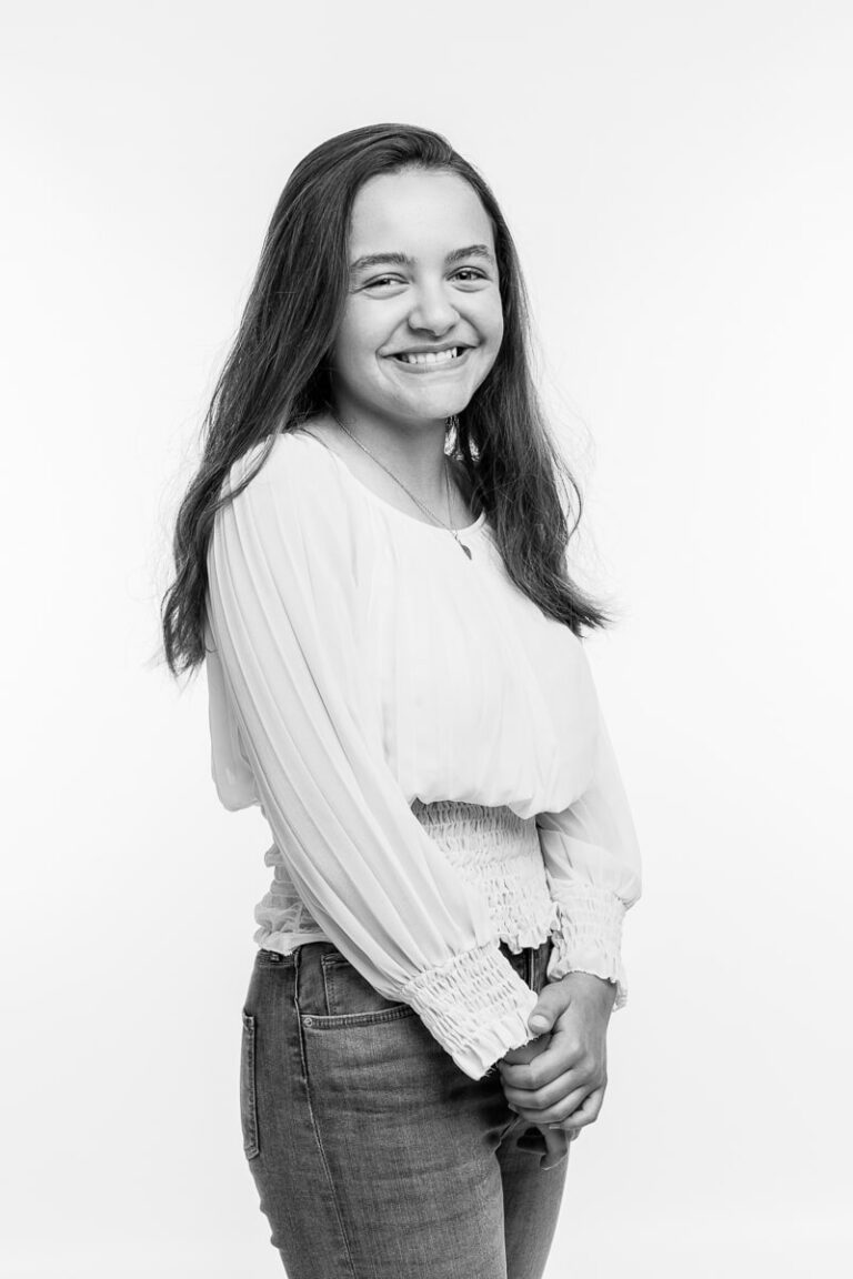 Photographe enfant en lumière naturelle à Châteauneuf-lès-Martigues