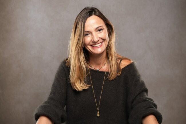 Photographe portrait éclats de rire à Ensuès