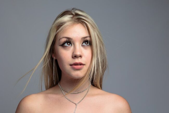 Photographe portrait moderne à Marseille