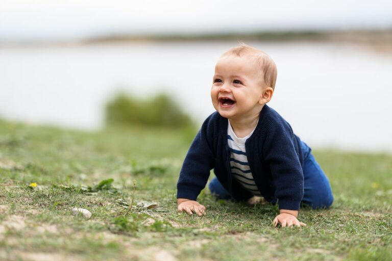 Séance enfant pleine de vie à Martigues