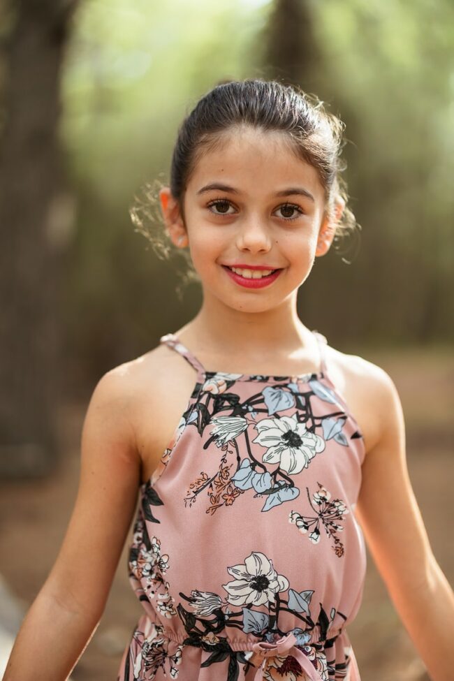 Séance photo enfants en forêt à Marignane