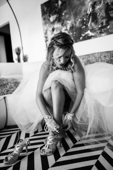 Preparatif mariée photographe Aix en Provence chaussure