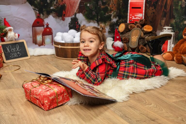 Sourires d'enfants Noël séance photo Sausset les Pins