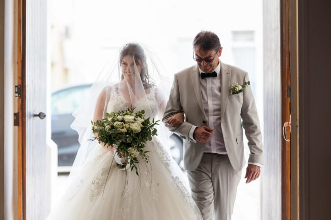 Photo de mariage bénédiction Rognes