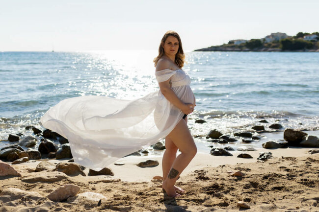 Photographe grossesse en exterieur Chateauneuf les Martigues