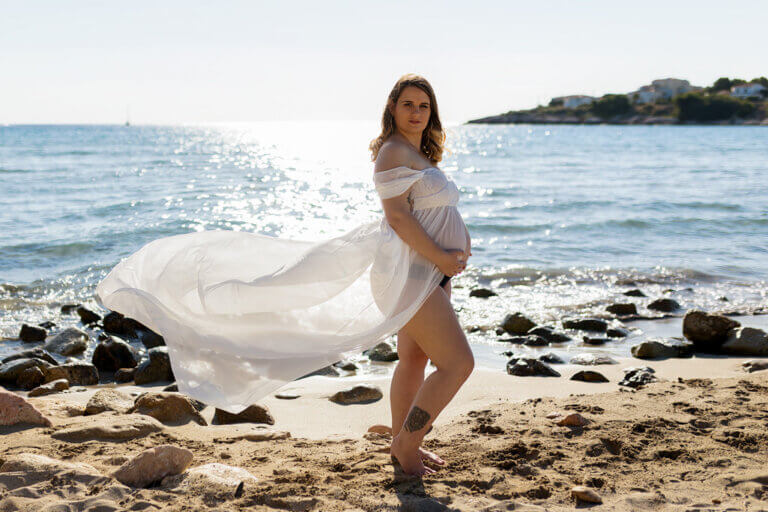 Photographe grossesse en exterieur Chateauneuf les Martigues