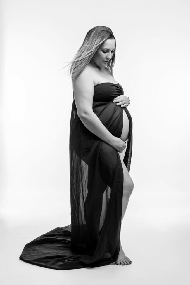 Photographe grossesse en studio Chateauneuf les Martigues