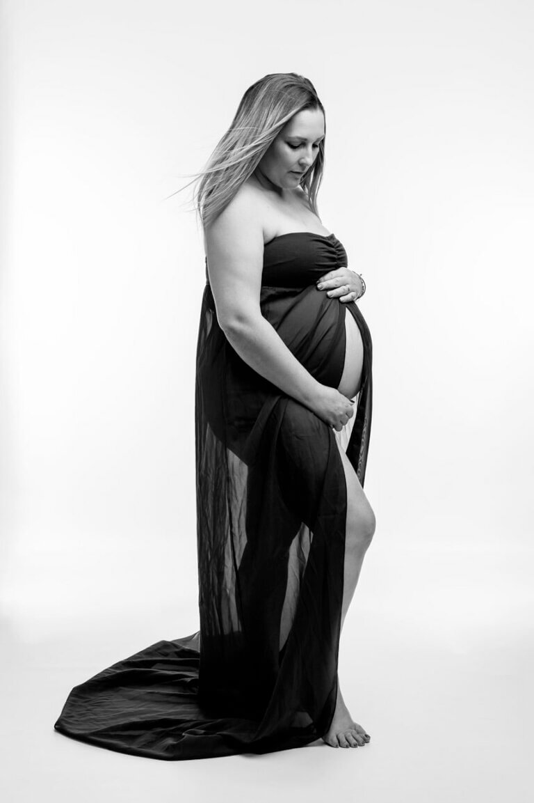 Photographe grossesse en studio Chateauneuf les Martigues