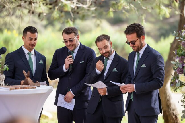 Photographe mariage arche fleurie Miramas