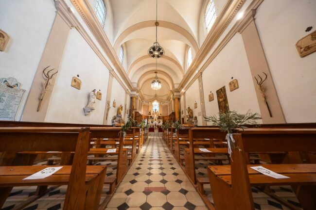 Photographe mariage en cathédrale Lambesc