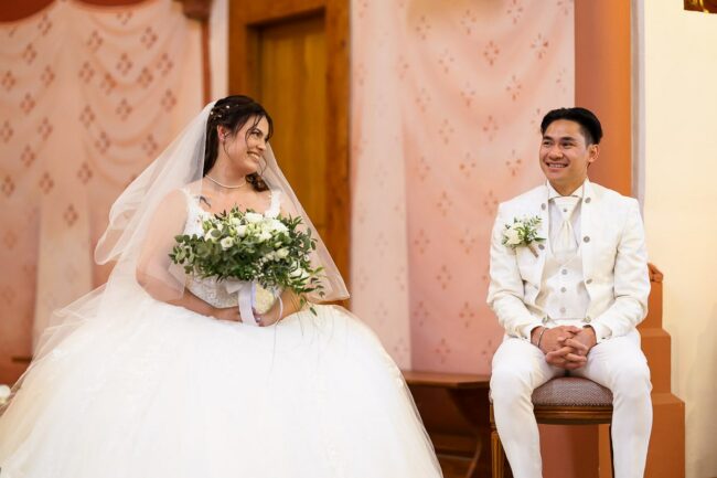 Photographe mariage sortie d’église Saint-Cannat