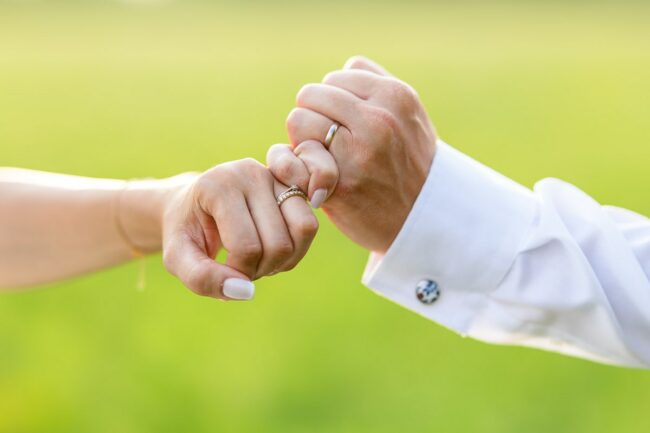 Photographe mariage en pleine nature Peyrolles-en-Provence