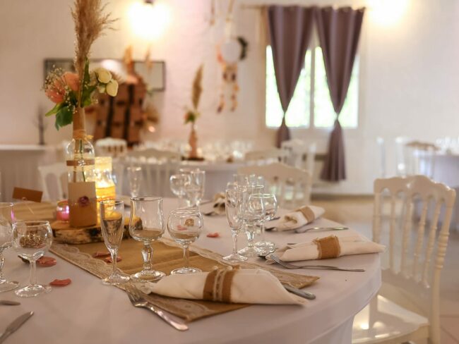 Photo mariage table décorée Salon-de-Provence