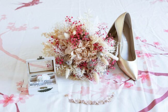 Photographe-de-mariage-Aix-en-Provence-photo-preparatifs-fleur-bague