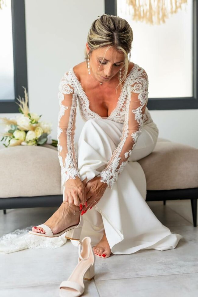 Photographe-de-mariage-Aix-en-Provence-photo-preparatifs-met-ses-chaussures