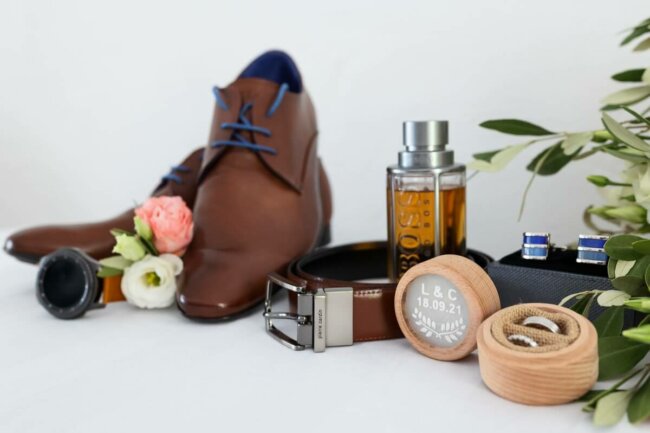 Photographe-de-mariage-Aix-en-Provence-photo-preparatifs-Chaussure-parfum