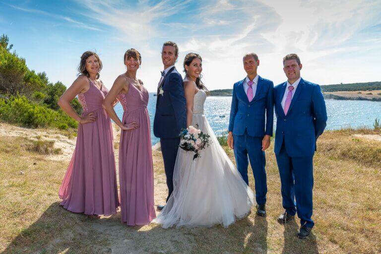 Photographe-mariage-Aix-en-Provence-photo-de-groupe-bord-de-mer