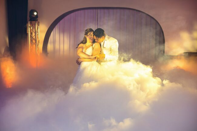 Photographe mariage DJ et invités en feu Carry-le-Rouet