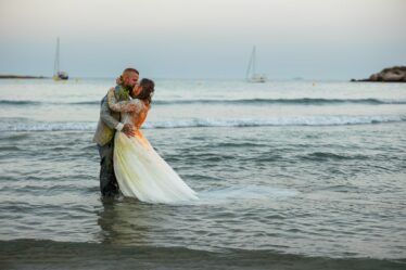 Photographe mariage coucher de soleil plage Côte Bleue