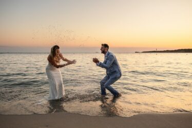 Séance photo mariés bord de mer Sausset