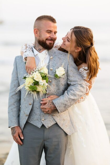 Trash the dress mariage bord de plage Ensuès