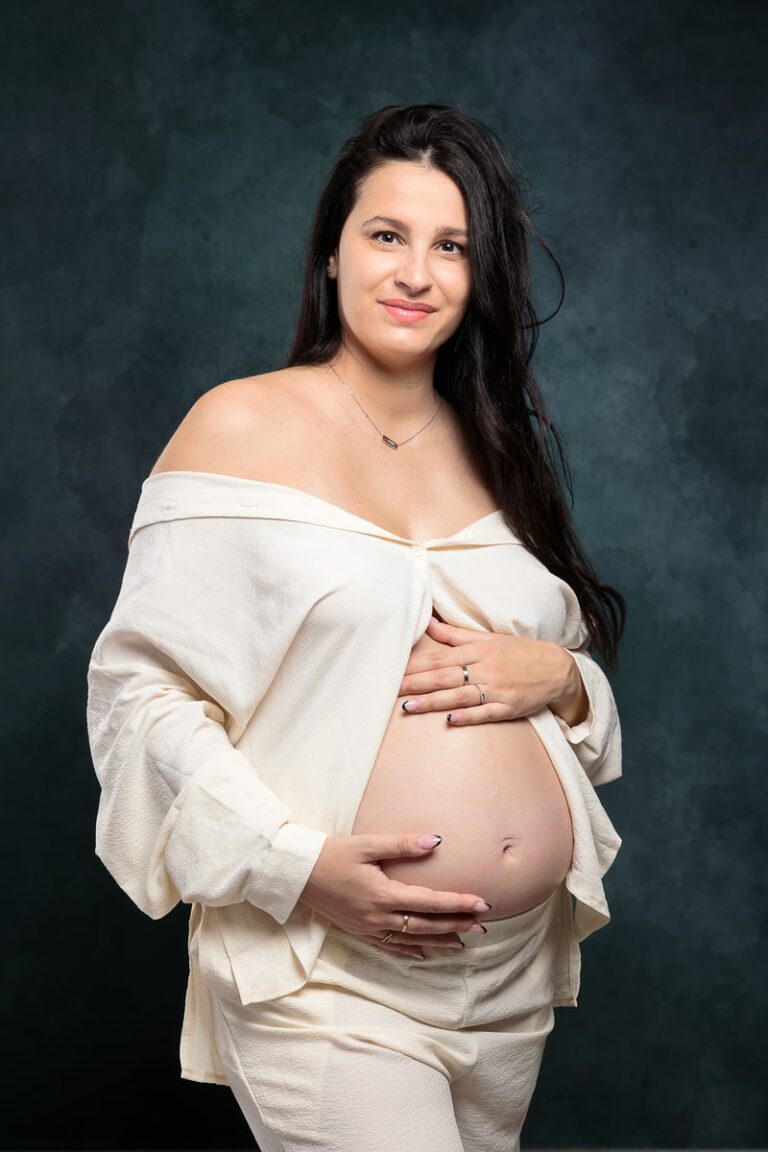 Photo grossesse studio Lançon-Provence