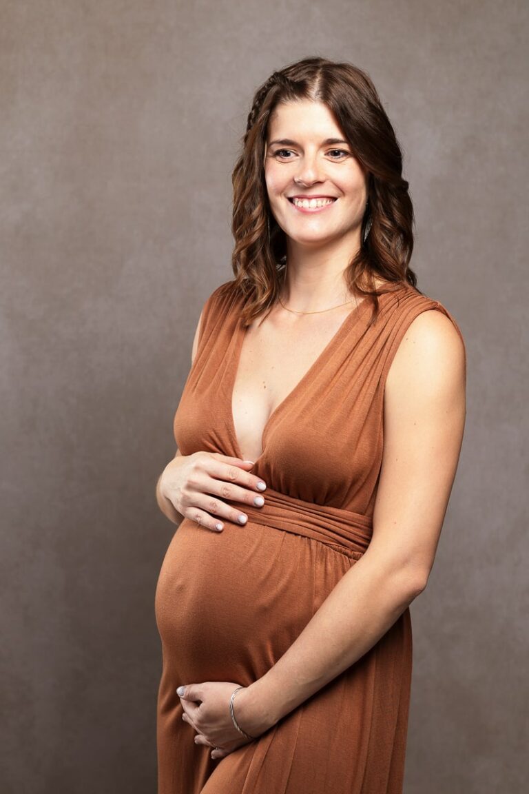 Photo grossesse studio Sausset-les-Pins