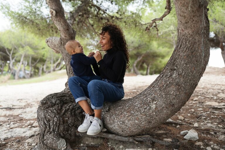 Photo famille à Marseille au naturel