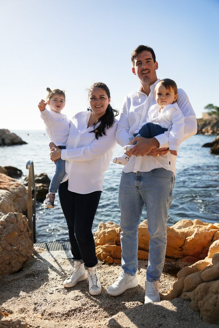Photo famille au bord de mer à Sausset-les-Pins