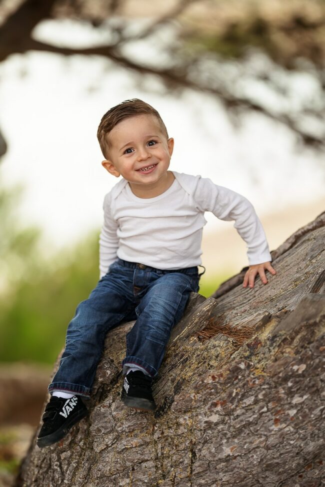 Photographe famille au coucher du soleil à Martigues