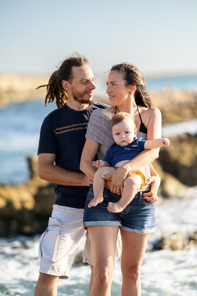 Photographe famille en lumière naturelle à Gignac
