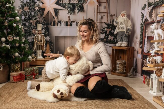 Séance photo famille en décor de Noël Aix-en-Provence