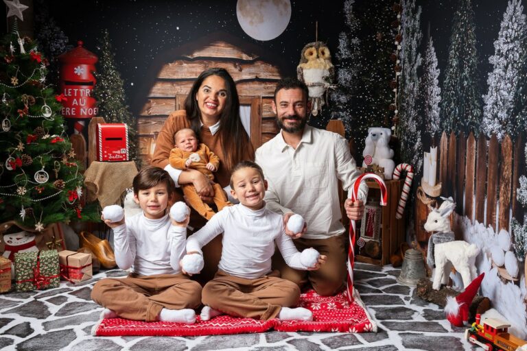 Shooting Noël famille 2025 à Marseille Jessy Murcia Photography